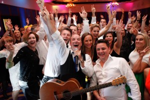 Tony George Entertainer Cairns, Port Douglas,